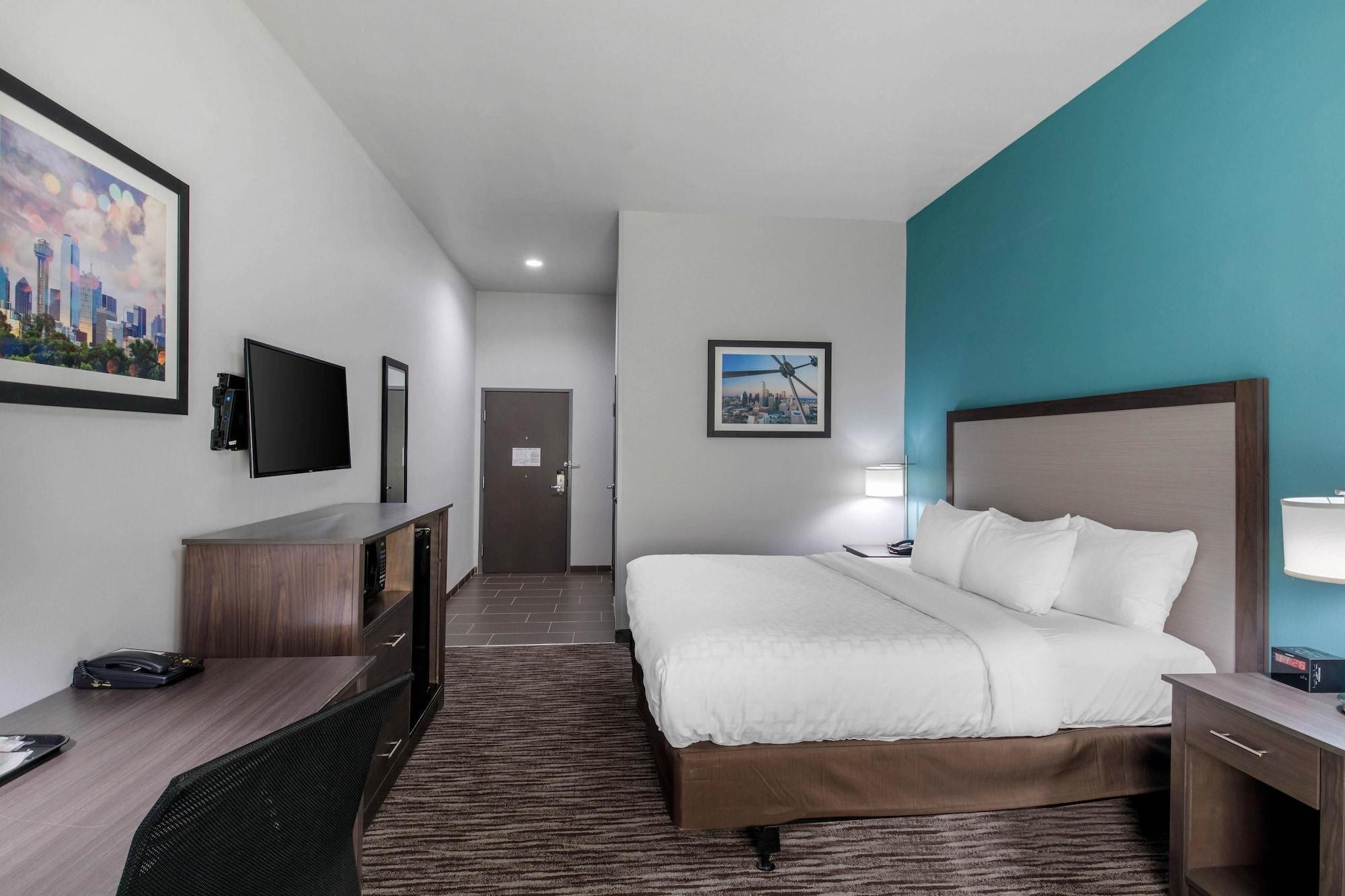 Clarion Inn & Suites Dfw North Ървинг Екстериор снимка