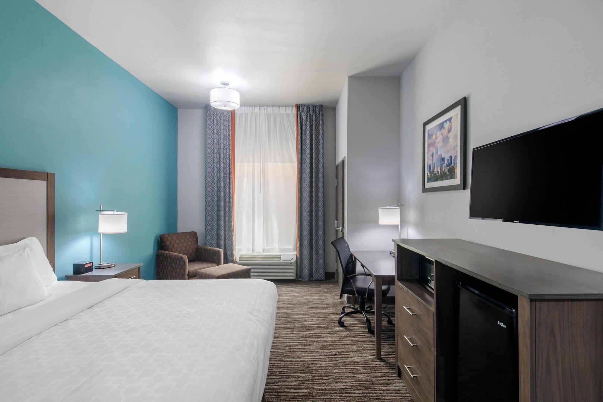 Clarion Inn & Suites Dfw North Ървинг Екстериор снимка