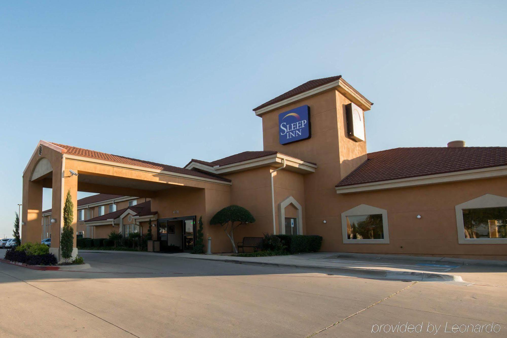 Clarion Inn & Suites Dfw North Ървинг Екстериор снимка
