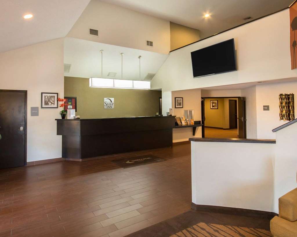 Clarion Inn & Suites Dfw North Ървинг Интериор снимка