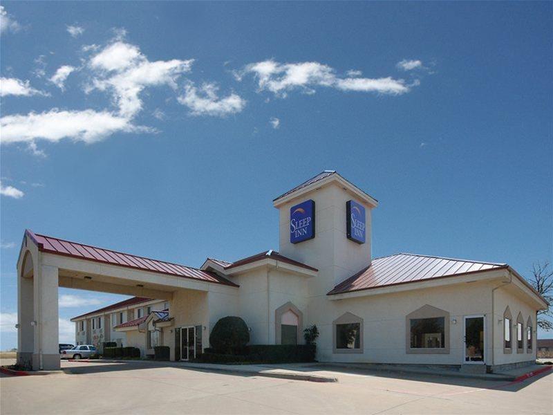 Clarion Inn & Suites Dfw North Ървинг Екстериор снимка