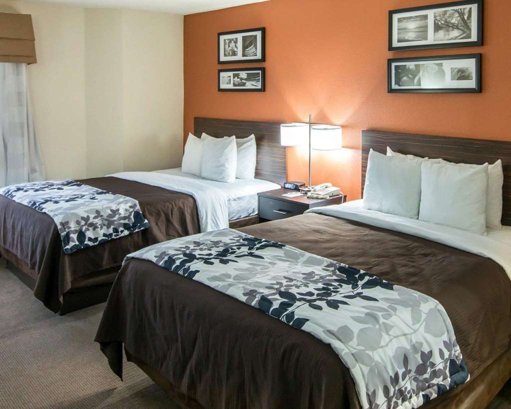 Clarion Inn & Suites Dfw North Ървинг Екстериор снимка
