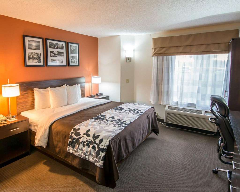 Clarion Inn & Suites Dfw North Ървинг Екстериор снимка