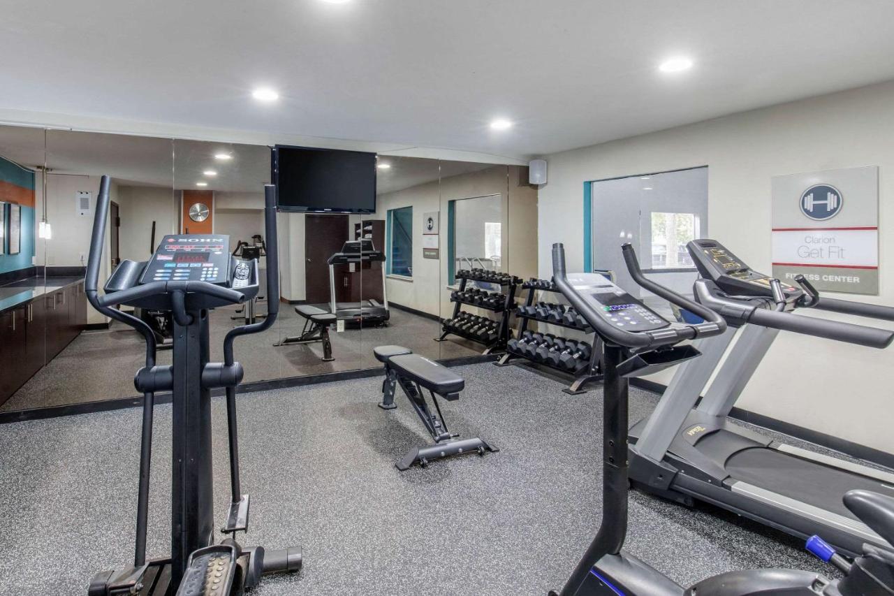 Clarion Inn & Suites Dfw North Ървинг Екстериор снимка