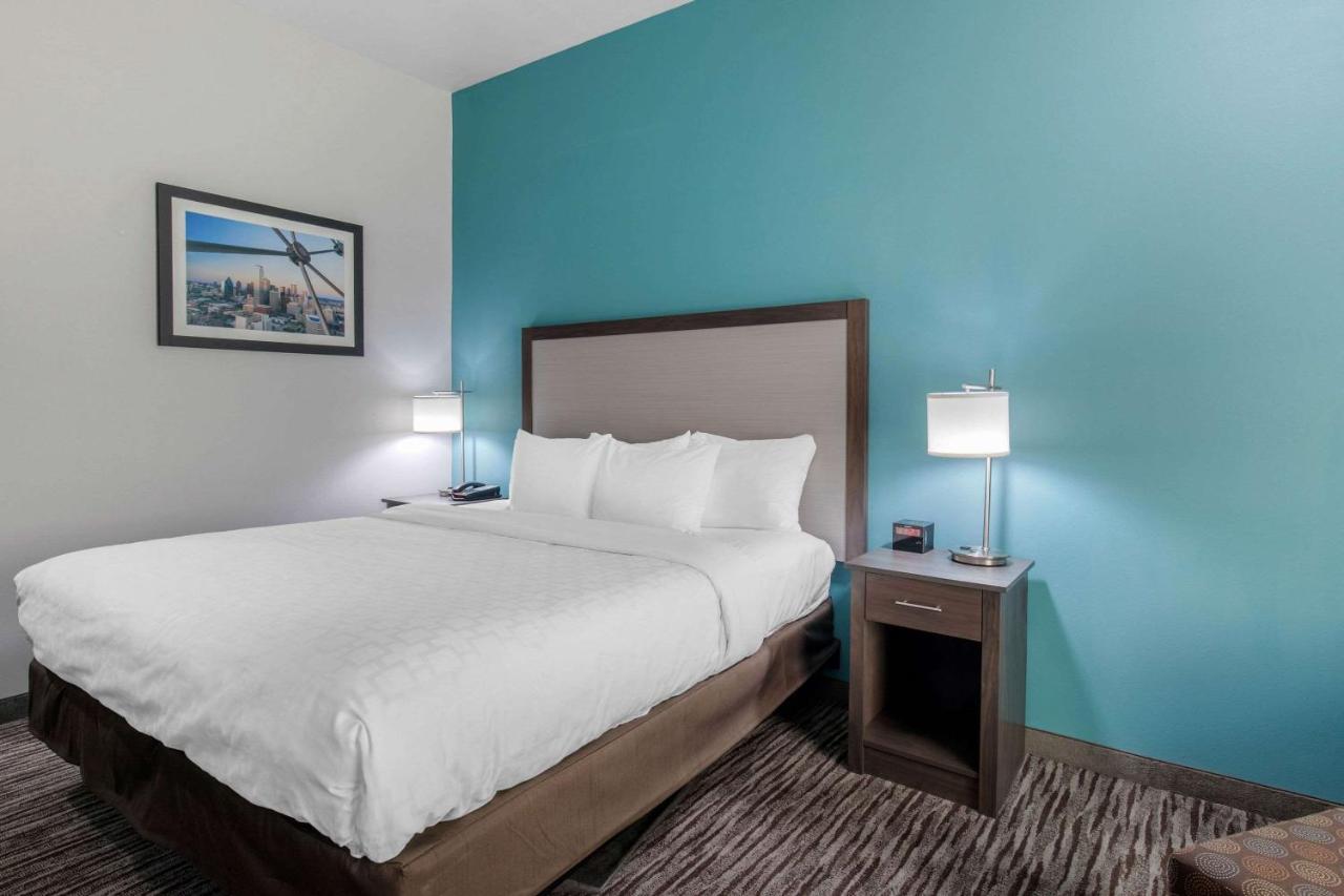 Clarion Inn & Suites Dfw North Ървинг Екстериор снимка