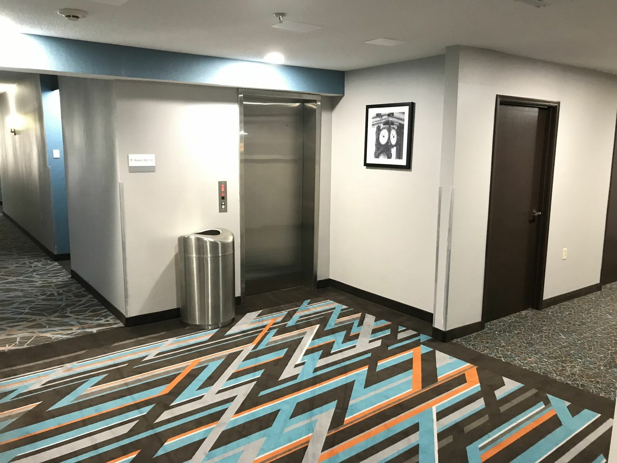 Clarion Inn & Suites Dfw North Ървинг Екстериор снимка