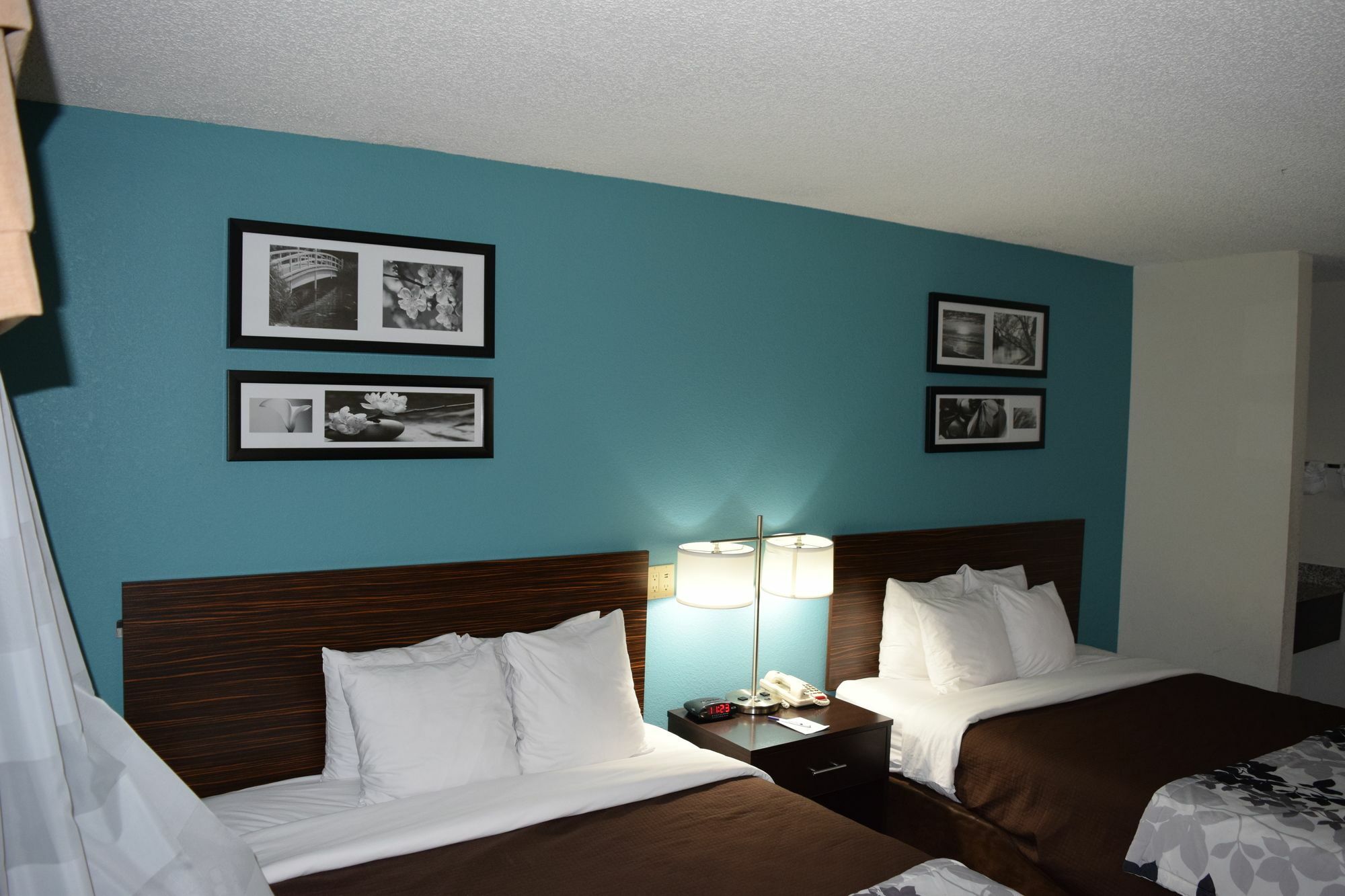Clarion Inn & Suites Dfw North Ървинг Екстериор снимка