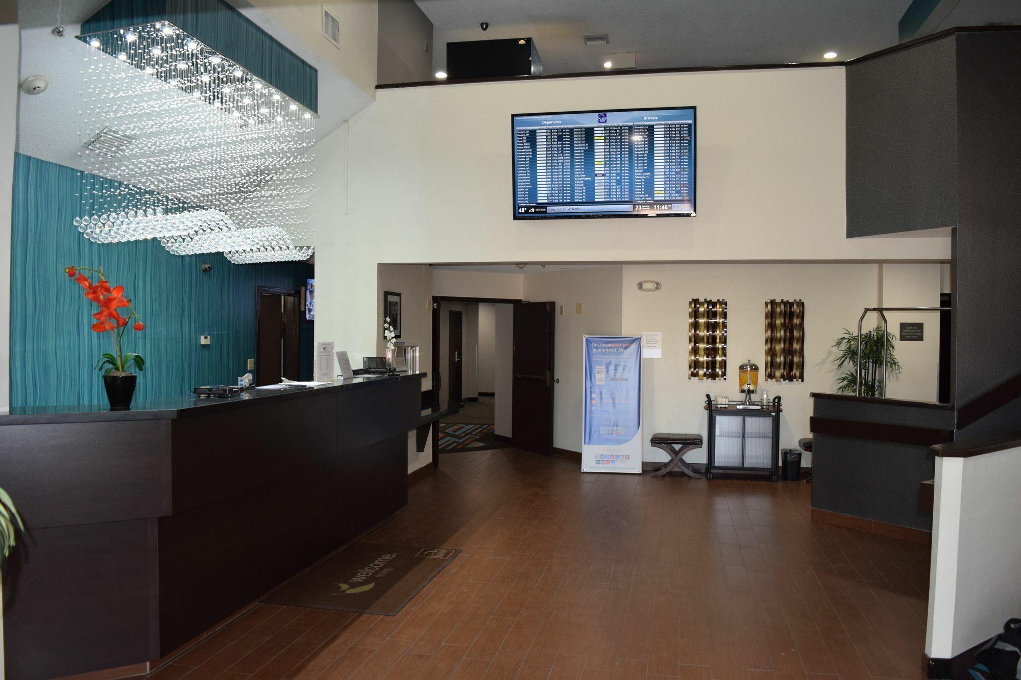 Clarion Inn & Suites Dfw North Ървинг Екстериор снимка